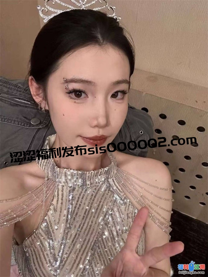白金泄密 真实调教极品大学生眼镜反差婊 身材超好 肤白貌美 全程露脸 [1V/437M][百度盘]